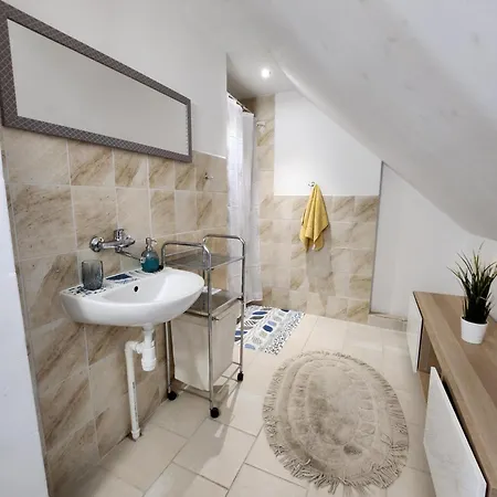 Duzy Dom Zalesie 100m Od Plazy بيت للعطل