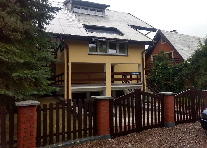 Duzy Dom Zalesie 100m Od Plazy Dom wakacyjny *